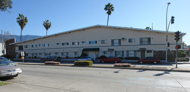 Copa de Oro Apartments in Pasadena, CA - Foto de edificio - Building Photo