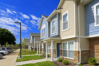 Grafton Townhomes in Eastpointe, MI - Building Photo - Building Photo