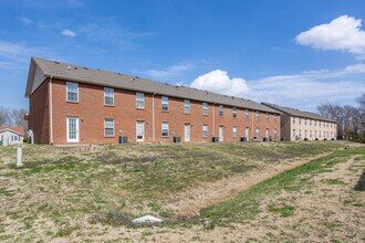 Wind Chase in Clarksville, TN - Building Photo - Building Photo