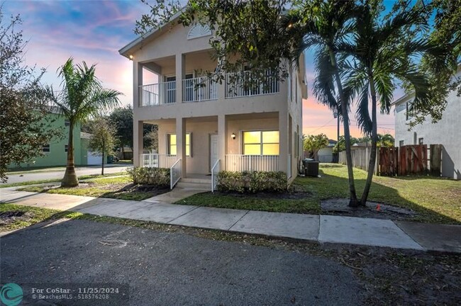 5610 SW 43rd St in Davie, FL - Foto de edificio - Building Photo