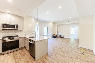 460 Washington St, Unit 1 in Boston, MA - Building Photo