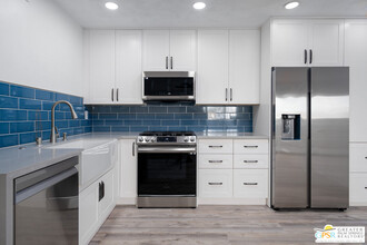 1589 Sunflower Ct N in Palm Springs, CA - Foto de edificio - Building Photo