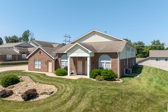 Wellington Manor in Columbia, MO - Building Photo - Building Photo