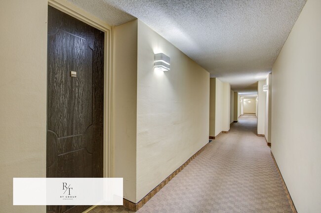 421 La Fayette Park Pl in Los Angeles, CA - Building Photo - Building Photo