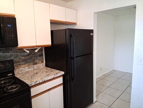 4160 NW 21st St in Lauderhill, FL - Building Photo - Building Photo