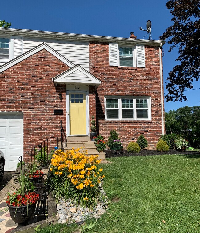 642 Wayne Ave Rentals in Haddonfield, NJ