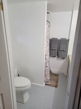 383 East St, Unit Studio in Lenox, MA - Building Photo - Building Photo