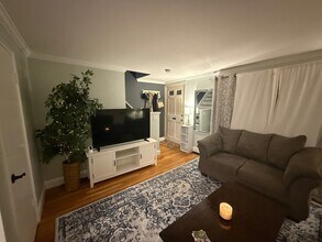 2 Frazer Rd in Arlington, MA - Building Photo - Building Photo