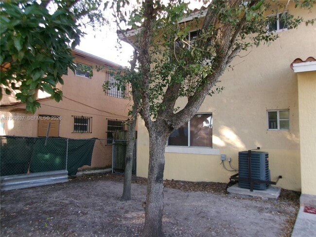 2168 NW 1st Terrace in Miami, FL - Building Photo - Building Photo