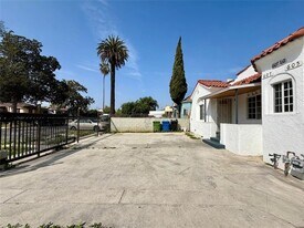 607 W 101st St in Los Angeles, CA - Building Photo