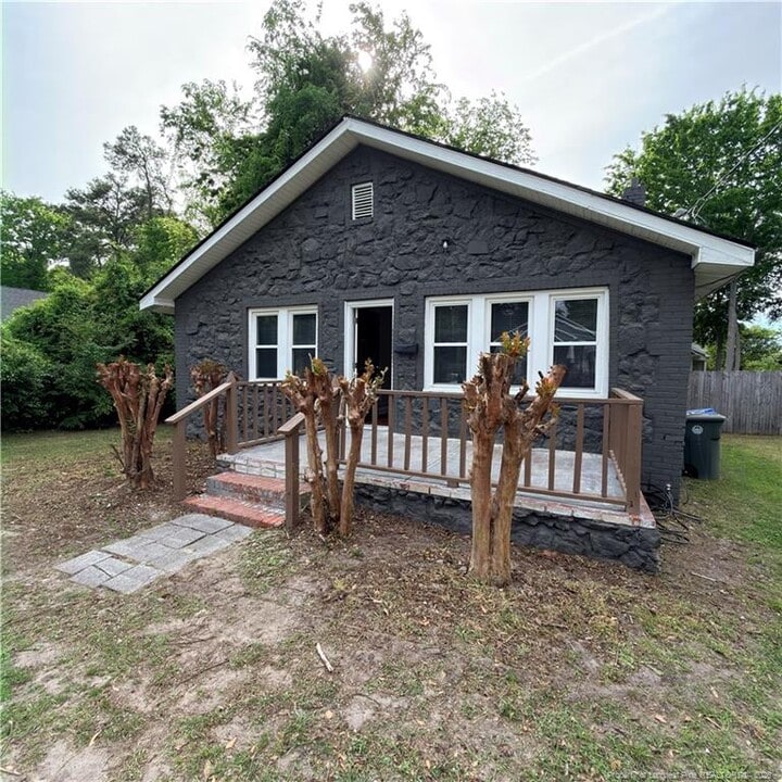 216 Sedberry St in Fayetteville, NC - Building Photo
