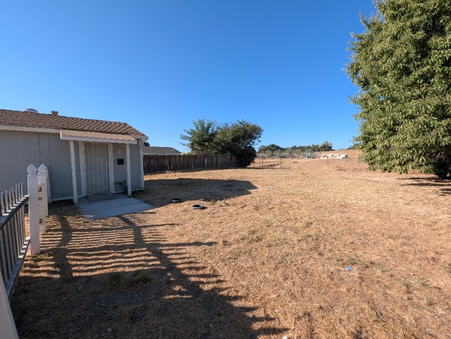 5478 Feather River Blvd in Olivehurst, CA - Building Photo - Building Photo