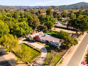 23628 Long Valley Rd in Hidden Hills, CA - Building Photo - Building Photo