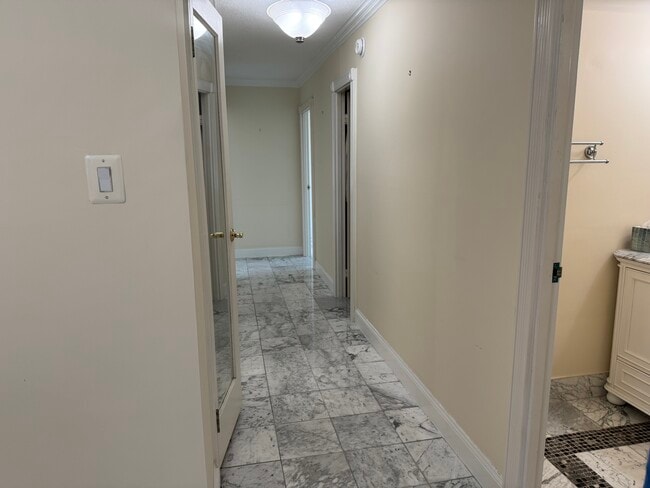 11801 Rockville Pike, Unit 1412 in North Bethesda, MD - Foto de edificio - Building Photo