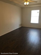 812 S Elgin Ave-Unit -4 in Portales, NM - Building Photo - Building Photo