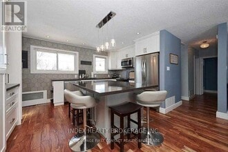 18 Bothwell Crescent in Barrie, ON - Building Photo - Building Photo