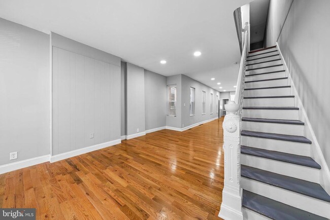 property at 1011 W 5th St