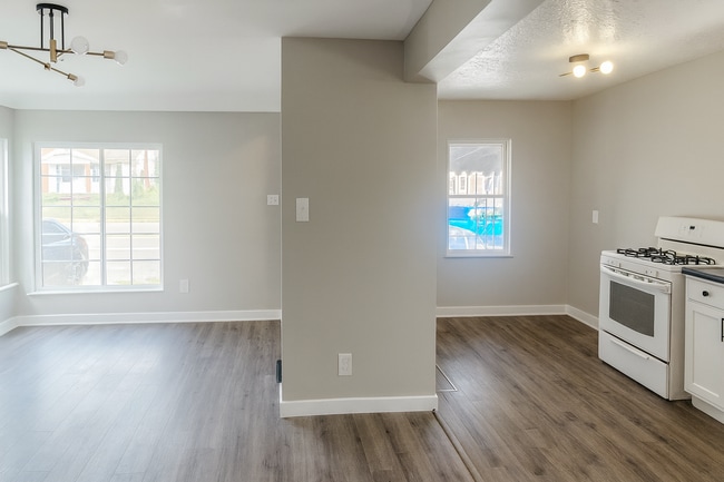 13593 Meyers Rd in Detroit, MI - Building Photo - Building Photo