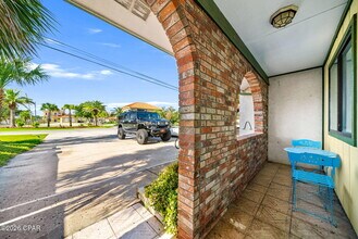 6504 N Lagoon Dr in Panama City Beach, FL - Foto de edificio - Building Photo