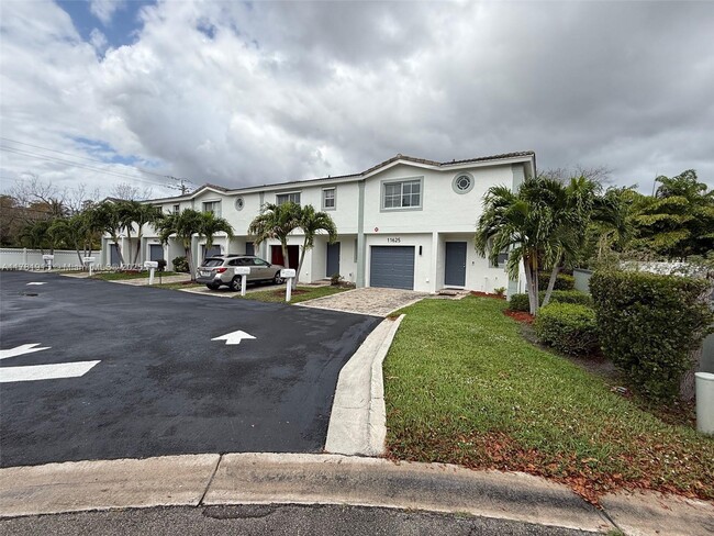 11627 NW 23rd Ct in Coral Springs, FL - Building Photo - Building Photo
