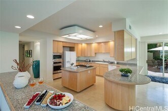4343 Kahala Ave in Honolulu, HI - Building Photo - Building Photo