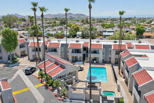 Hidden Cove Apartments in Phoenix, AZ - Building Photo - Building Photo