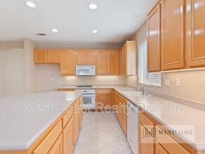 27892 Whisperwood Dr in Menifee, CA - Foto de edificio - Building Photo