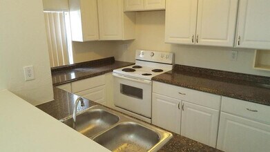 9101 NW 38th Dr in Coral Springs, FL - Building Photo - Building Photo