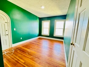 105 11th St, Unit 2 in Lowell, MA - Foto de edificio - Building Photo