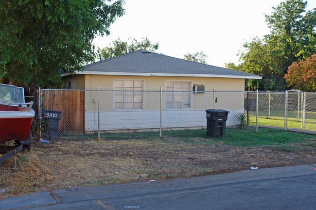 3814 Willow St in Sacramento, CA - Building Photo - Building Photo