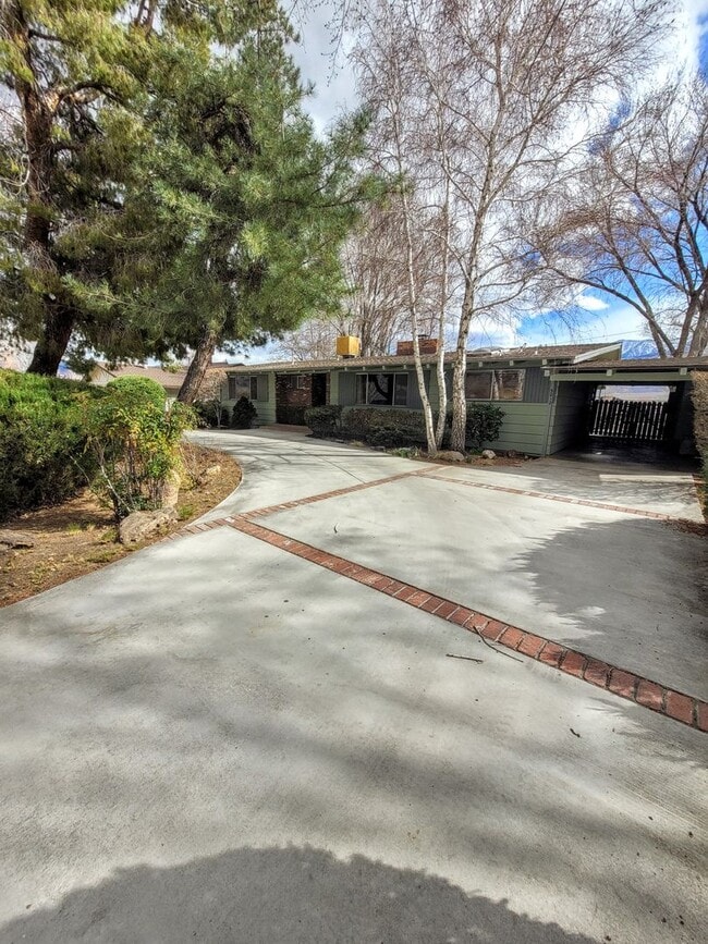 3012 Indian Creek Dr in Bishop, CA - Building Photo - Building Photo