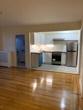 1607 Commonwealth Ave, Unit 9 in Boston, MA - Foto de edificio - Building Photo