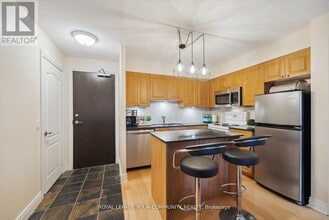 1103 Leslie St in Toronto, ON - Building Photo - Building Photo