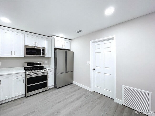 property at 5040 N Baywood Dr