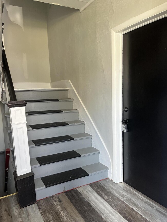 109 N Thomas Ave in Kingston, PA - Building Photo - Building Photo