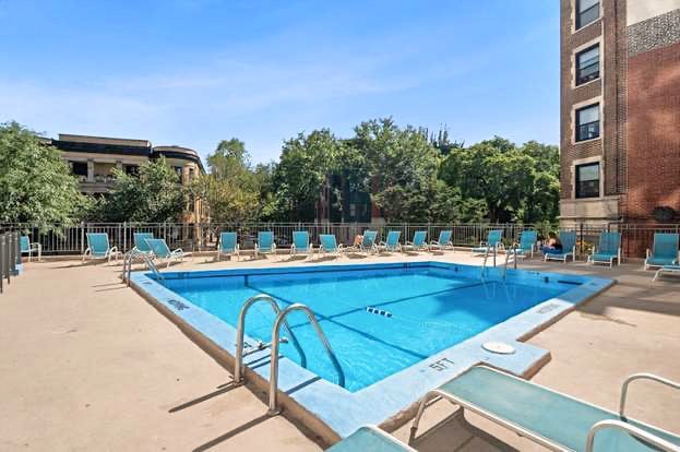 444 W Fullerton Pkwy in Chicago, IL - Building Photo - Building Photo