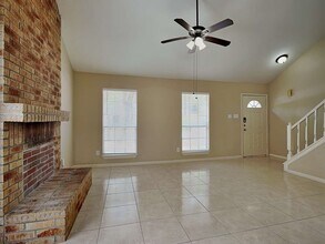 27 S White Pebble Ct in Spring, TX - Building Photo - Building Photo