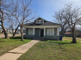 244 Dunlap St in Waxahachie, TX - Building Photo