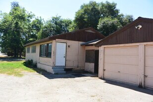 16371 Avenue 256 in Visalia, CA - Building Photo