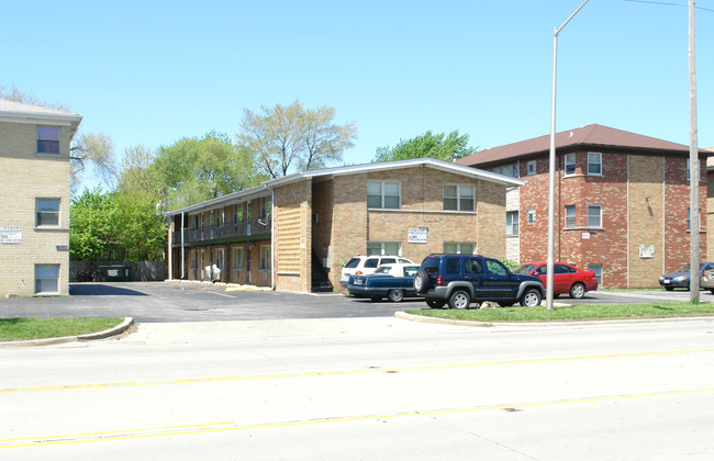 1690 N 1st Ave in Melrose Park, IL - Building Photo - Building Photo