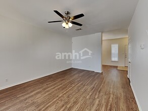 9638 Summer Vail in San Antonio, TX - Building Photo - Building Photo