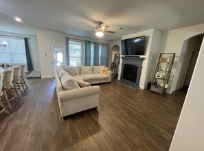 2917 Grizzly Rd in Aubrey, TX - Foto de edificio - Building Photo