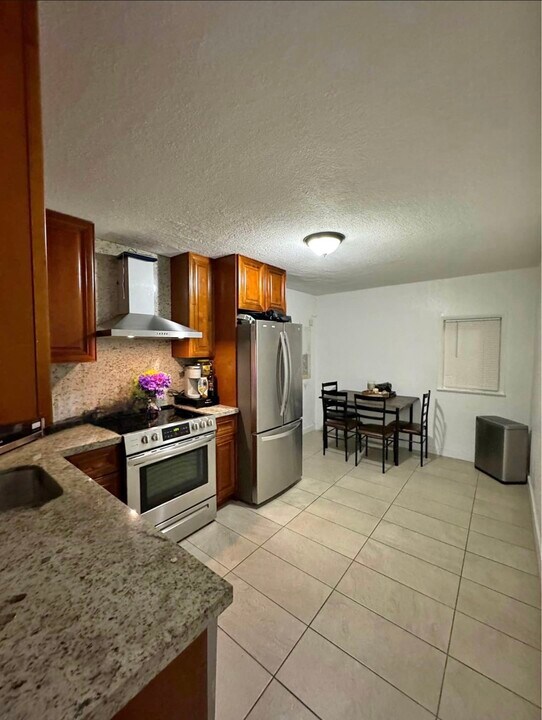 11720 SW 184th St in Miami, FL - Foto de edificio