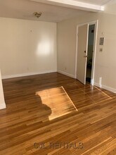 7 Spruce St in Waltham, MA - Foto de edificio - Building Photo