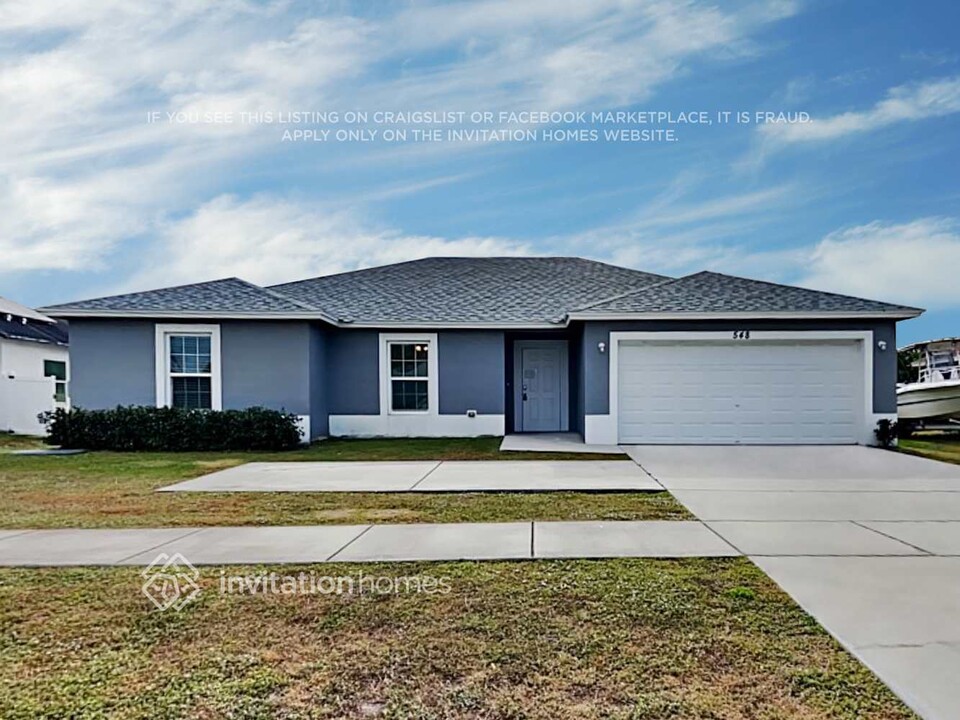 548 NW Floresta Dr in Port St. Lucie, FL - Building Photo