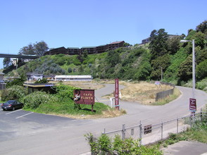 450 N Harbor Dr in Fort Bragg, CA - Building Photo - Building Photo