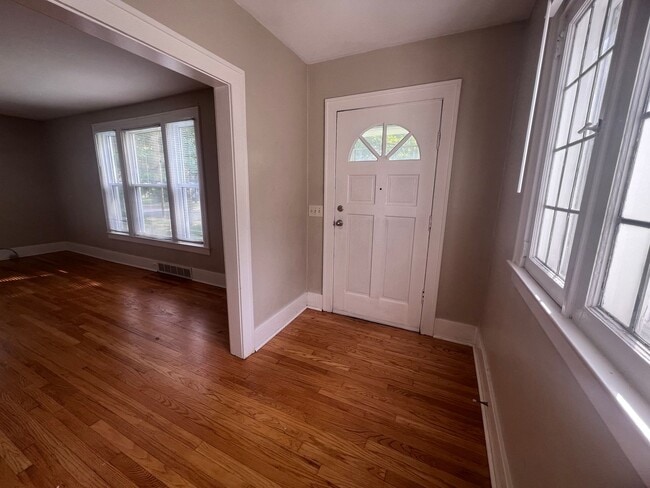 1441 Plymouth Ave SE in Grand Rapids, MI - Building Photo - Building Photo