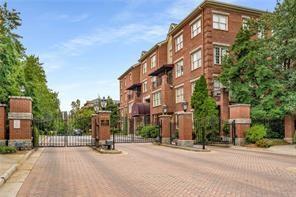 property at 1735 Peachtree St NE
