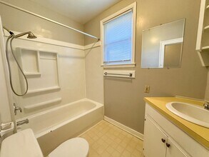 1449 Quarry Ave NW in Grand Rapids, MI - Foto de edificio - Building Photo