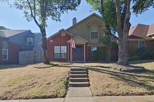 161 Hunter Dr in Cedar Hill, TX - Building Photo